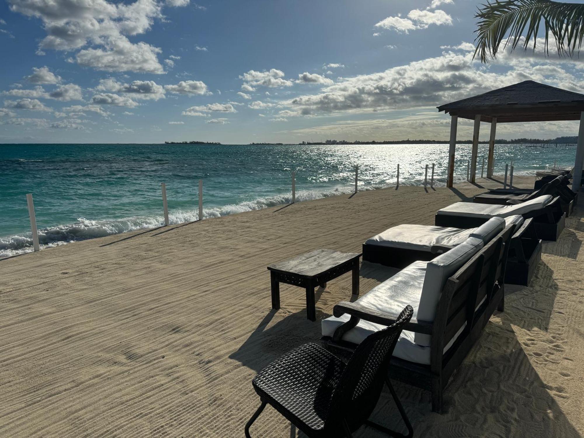 Studio, 100 Feet From The Beach Nassau Exterior photo